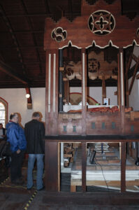 Orgel der Kirche Kretzschau während der Restaurierung ohne Pfeifen